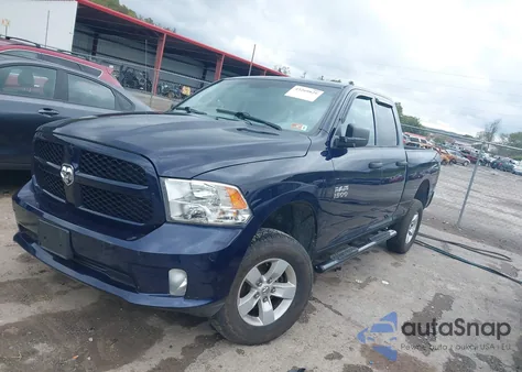 2017 Ram 1500 Express 4X4 6'4 Box z USA, uszkodzony, nr VIN 1C6RR7FG4HS733587